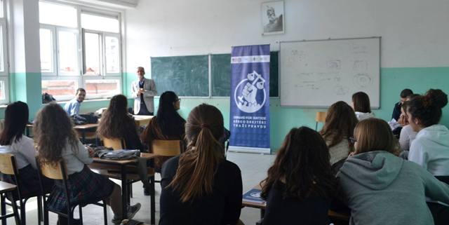 cbm-organized-a-lecture-with-the-students-of-gymnasium-frang-bardhi-in-mitrovica