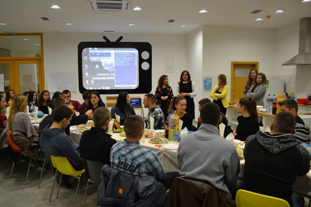 young-people-from-mitrovica-north-and-south-celebrate-thanksgiving-day-together